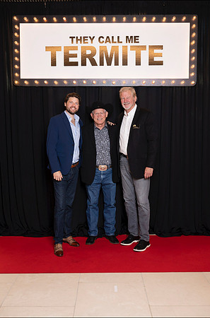 20251018_termiteWatkins_stepRepeat_016