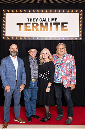 20251018_termiteWatkins_stepRepeat_017
